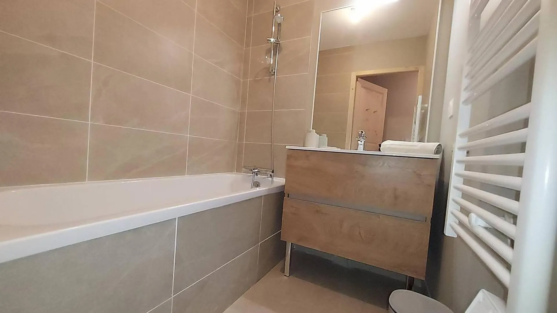 Appartement Neuf 4 Personnes - Parking Inclus - Fr-1-356-534 Valmorel 0*,  Frankrijk